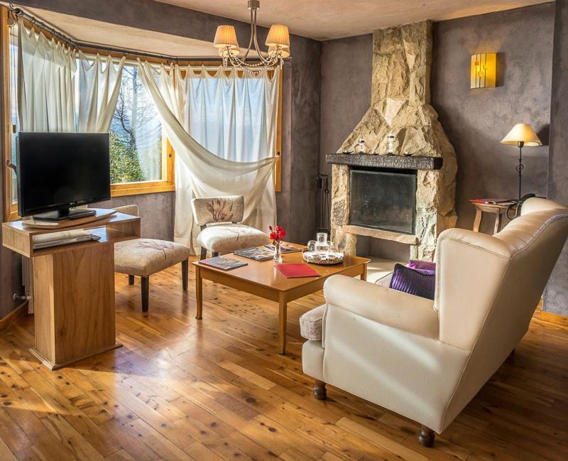 Lirolay Suites - Apart Hotel San Carlos de Bariloche Eksteriør billede