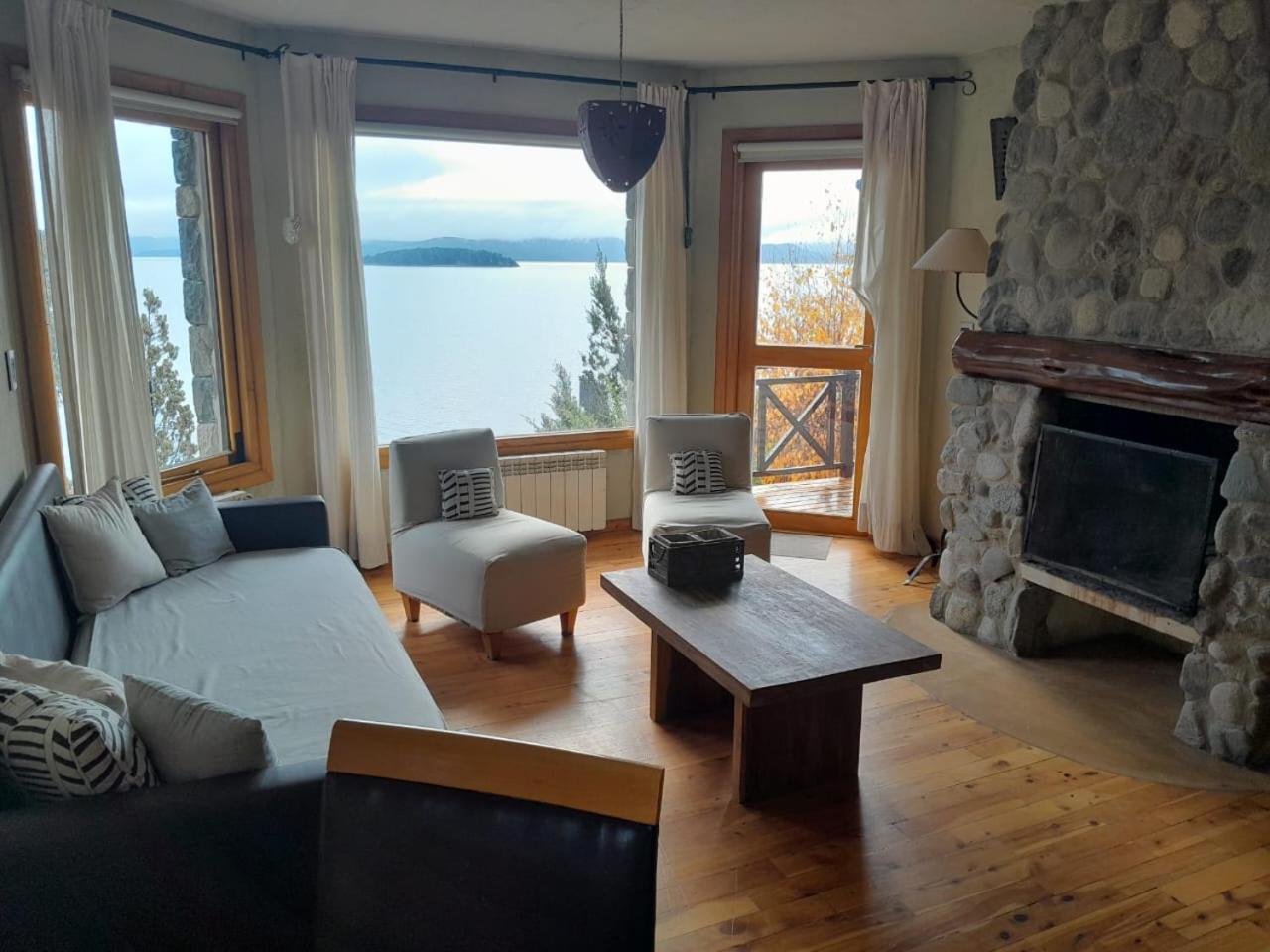 Lirolay Suites - Apart Hotel San Carlos de Bariloche Eksteriør billede