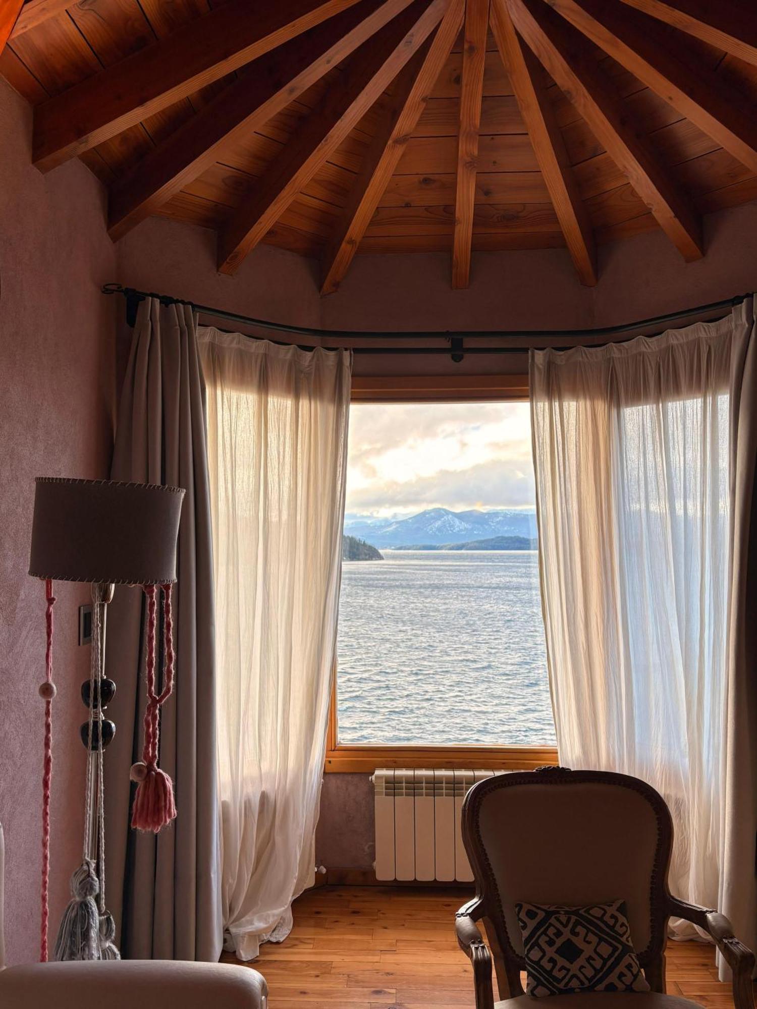 Lirolay Suites - Apart Hotel San Carlos de Bariloche Eksteriør billede